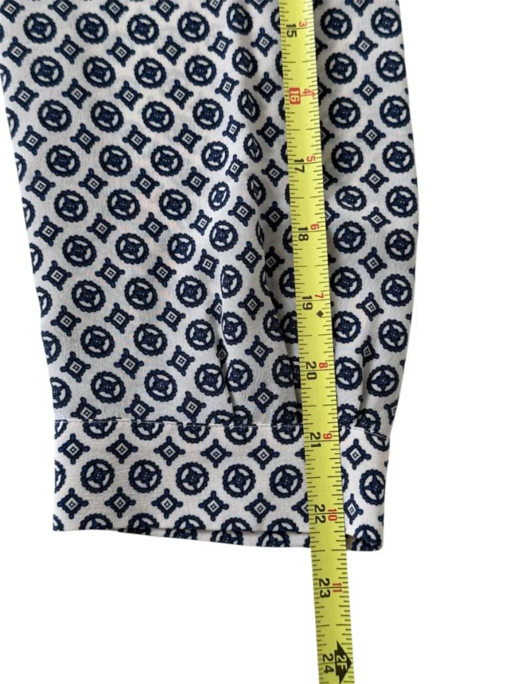 Joie Daryn 100% Silk Geometric Tile Medallion Print Boho Blouse Navy/Cream Sz S